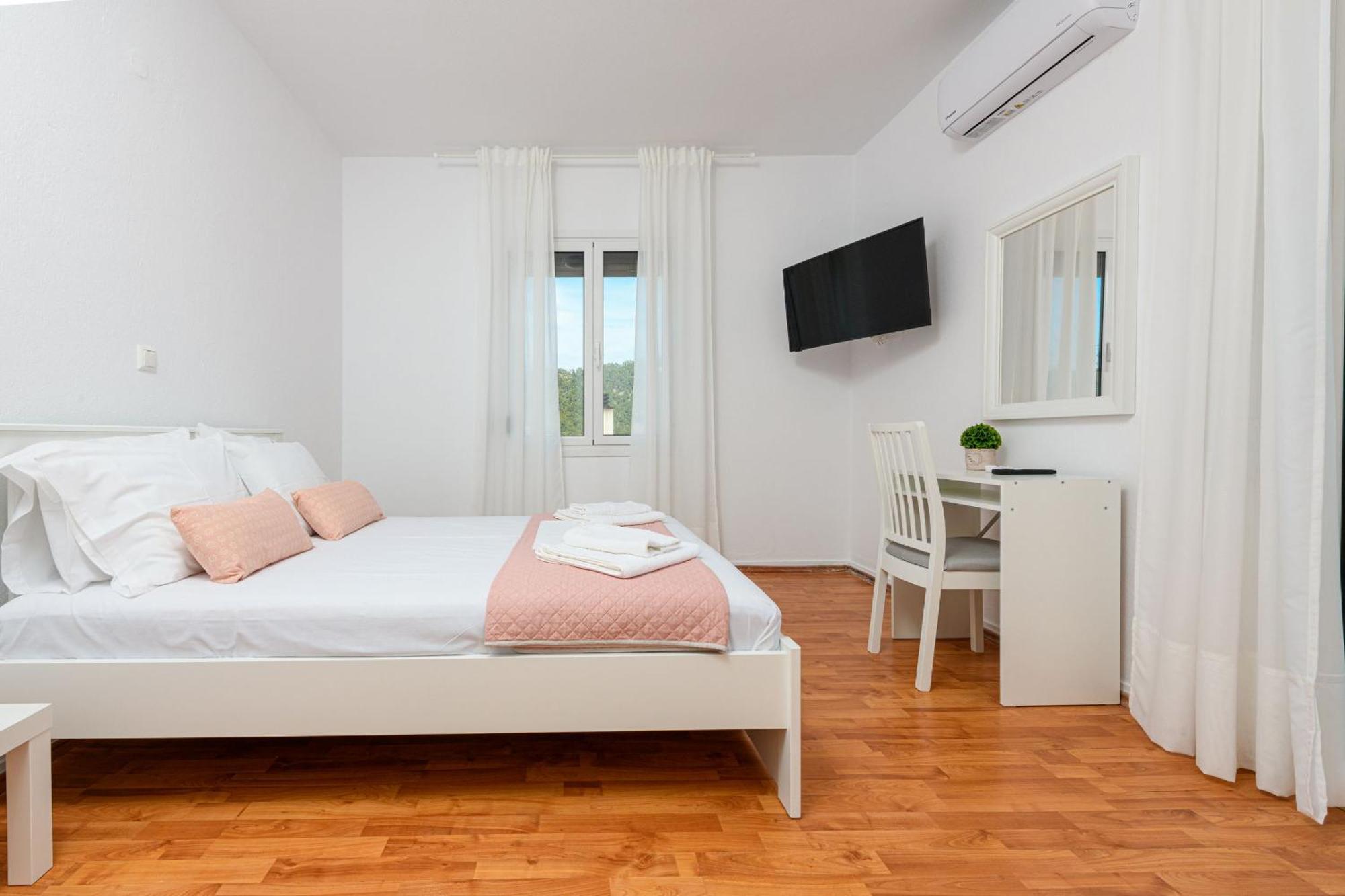 Whitegold Apartments Panagia ปานาเยีย ภายนอก รูปภาพ