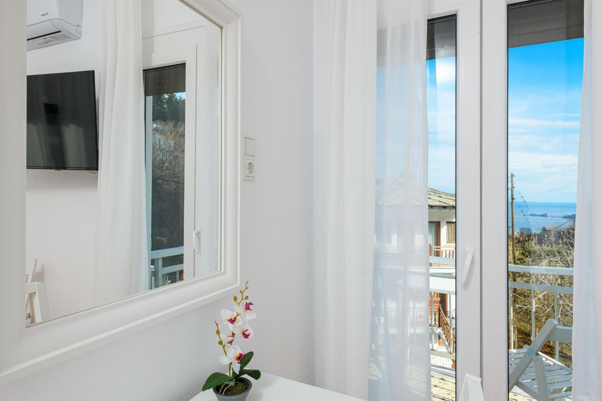 Whitegold Apartments Panagia ปานาเยีย ภายนอก รูปภาพ