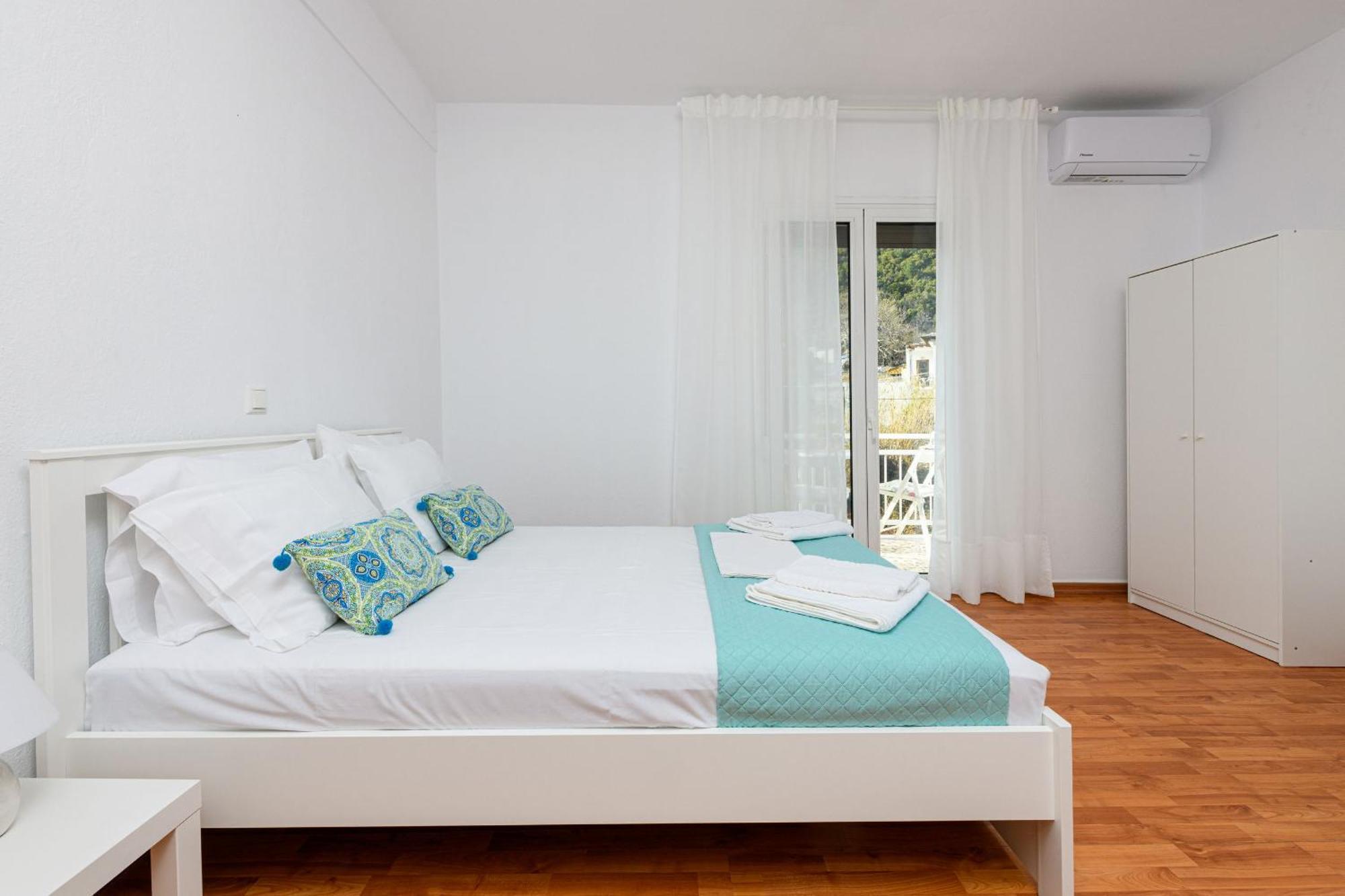 Whitegold Apartments Panagia ปานาเยีย ภายนอก รูปภาพ