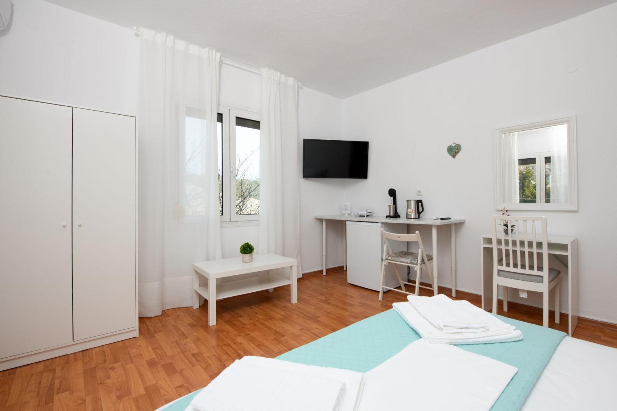 Whitegold Apartments Panagia ปานาเยีย ภายนอก รูปภาพ